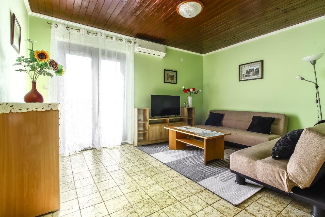 Ferienwohnung Dvi Ulike Labinci Exterior foto